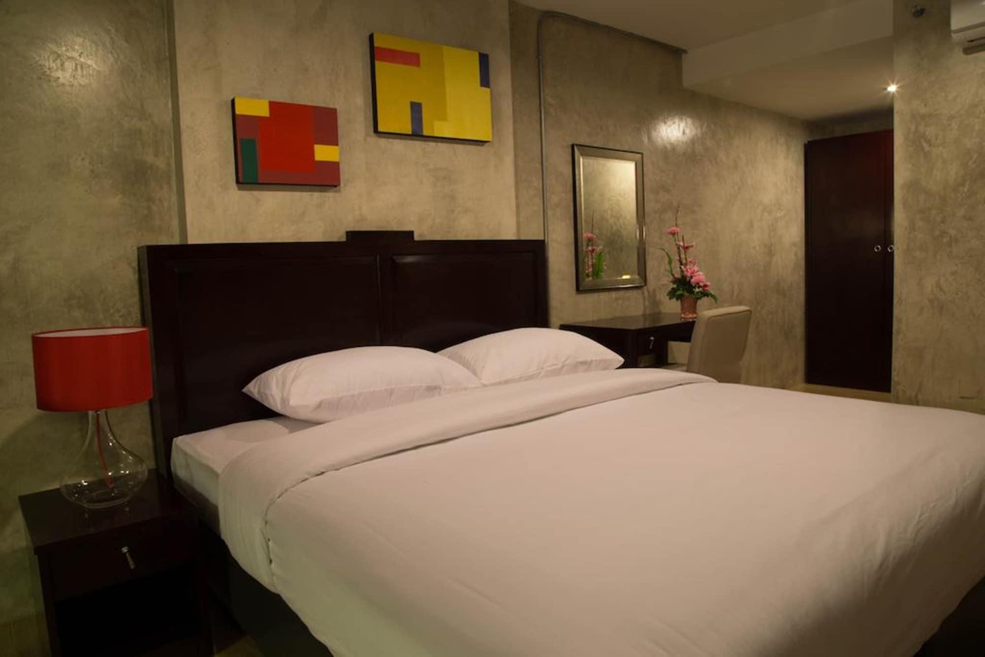 Hotel Prestige Chiang Mai Esterno foto