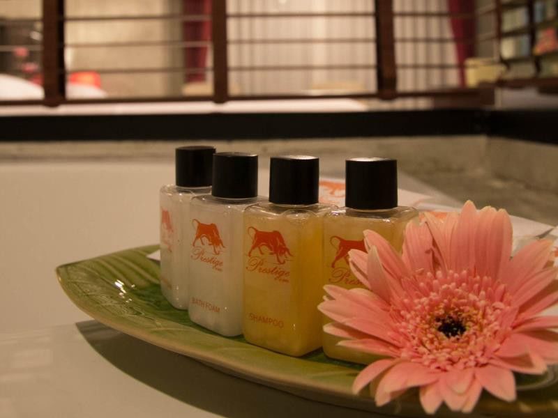 Hotel Prestige Chiang Mai Esterno foto