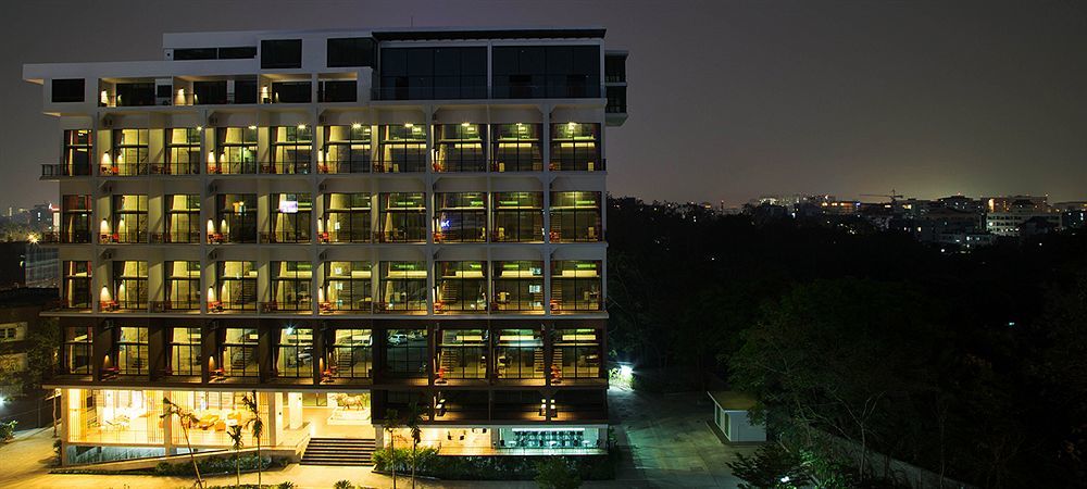 Hotel Prestige Chiang Mai Esterno foto