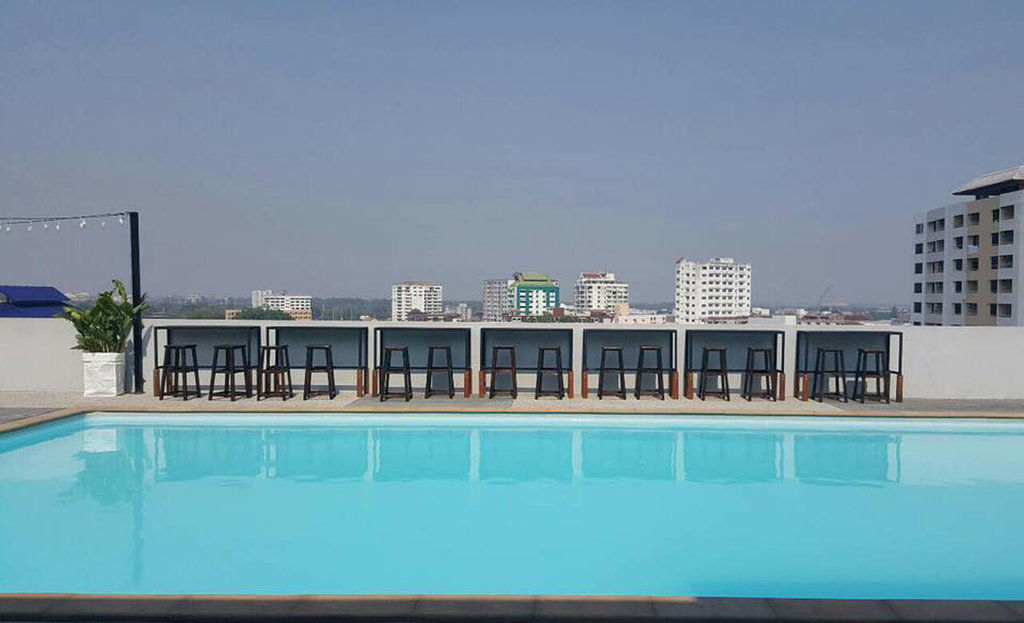 Hotel Prestige Chiang Mai Esterno foto