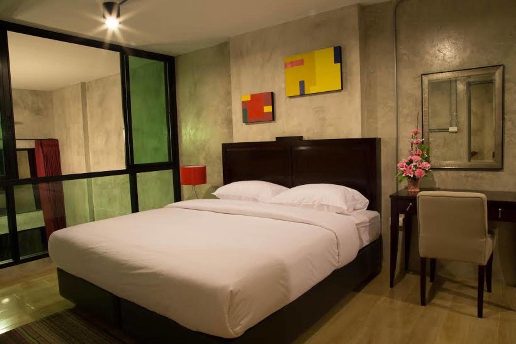 Hotel Prestige Chiang Mai Esterno foto