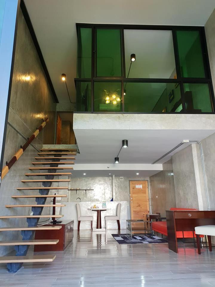 Hotel Prestige Chiang Mai Esterno foto